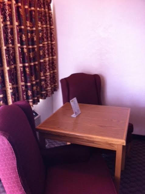 Motel 8 Rock Springs Bagian luar foto
