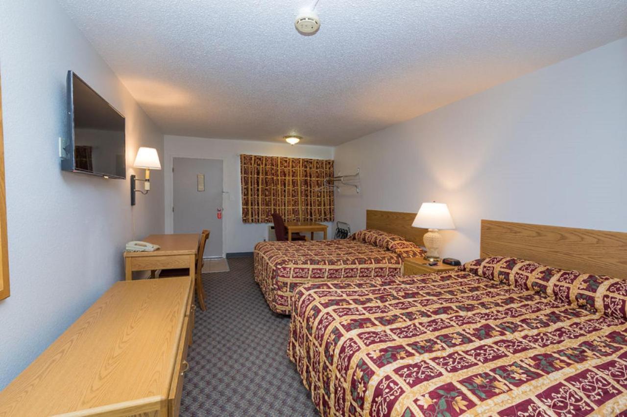 Motel 8 Rock Springs Bagian luar foto