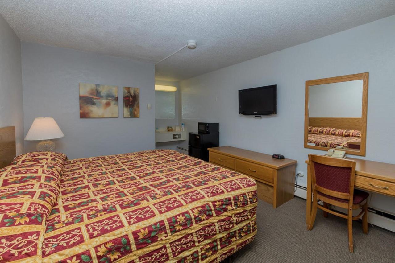 Motel 8 Rock Springs Bagian luar foto