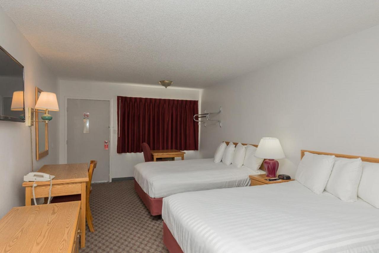 Motel 8 Rock Springs Bagian luar foto